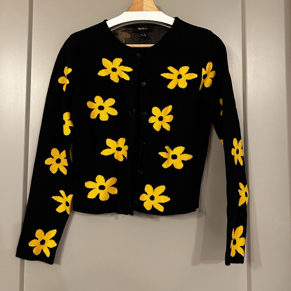 PLUS SIZE-SOFT CARDIGAN WITH FLORAL DESIGN